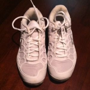 Practically new Tennis shoes