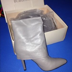 NIB Soft Lamb Skin Sexy BCBGeneration Bootie