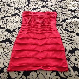 SOLD‼️ Bodycon style strapless coral mini dress.