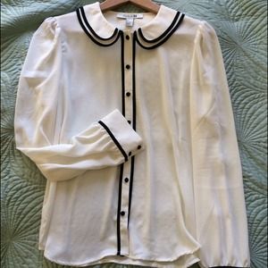 ☑️SOLD-Forever 21 black & white button top