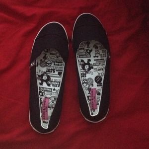 Black slide ons from PacSun