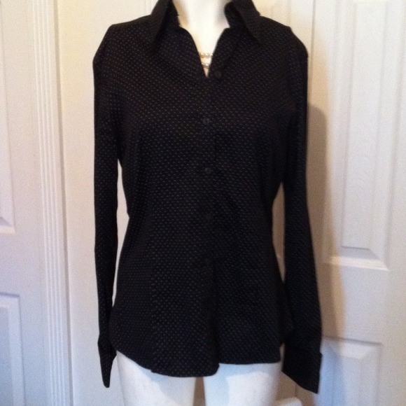 Sold Black and white beautiful shirt button down - Picture 4 of 4