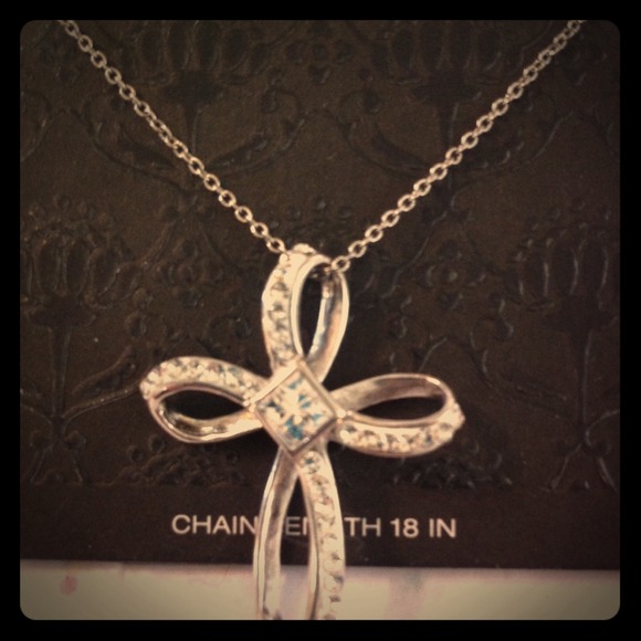 Silver plated, crystal cross with 18" chain - Picture 1 of 3