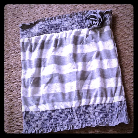 Cute Grey & White Tube Top! Size M