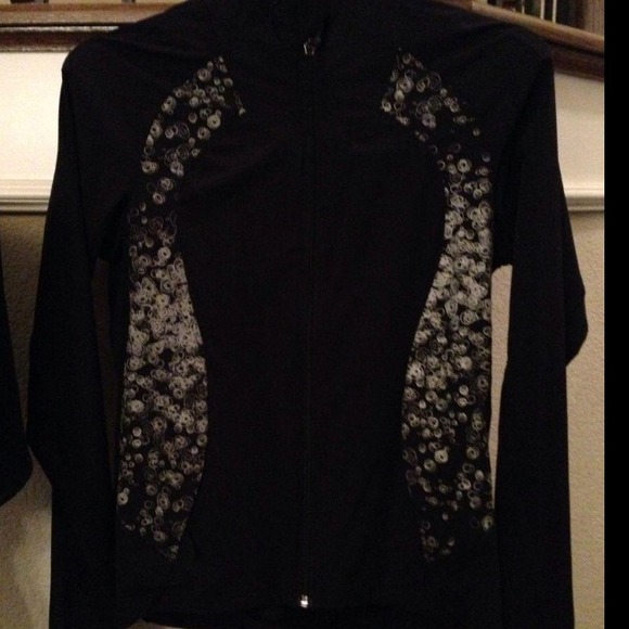 Sol🚫Size 6 Lululemon jacket - Picture 2 of 3