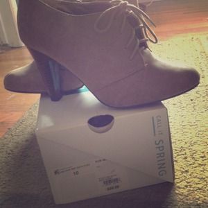 Taupe high heel shoes in very good condition