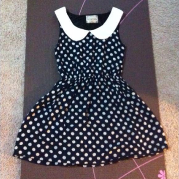 Peter pan collar dotted dress