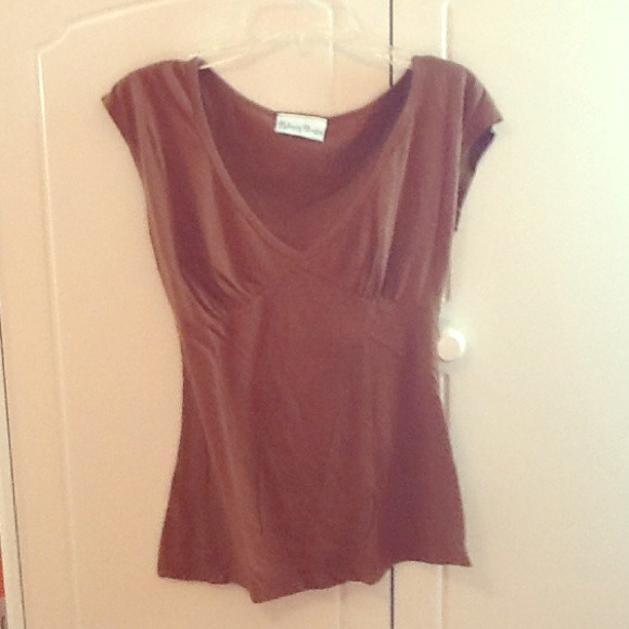 Hunter green tee