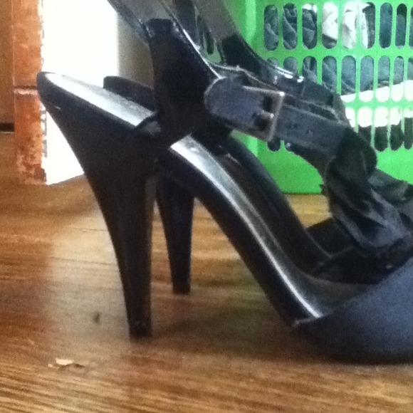Black Cute pumps 4in - Picture 2 of 2