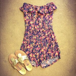 🚫SOLD🚫🌷FOREVER 21 ROMPER🌷