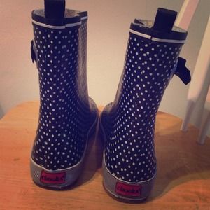 ⚡REDUCED⚡ Polka dot rain boots🌂👢💦