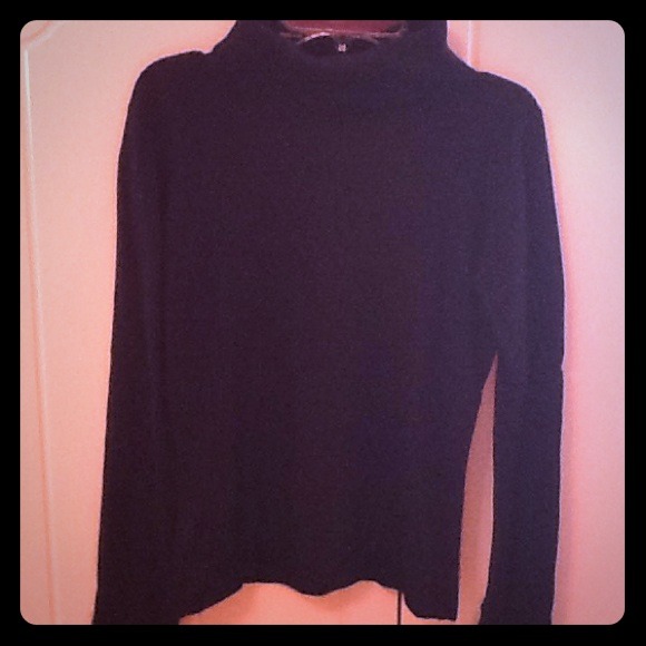 Bloomingdales silk cashmere blend turtleneck