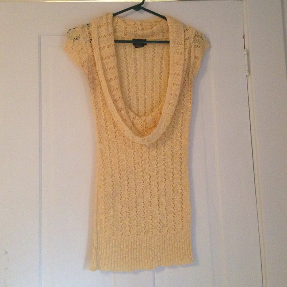 Yellow wet seal top