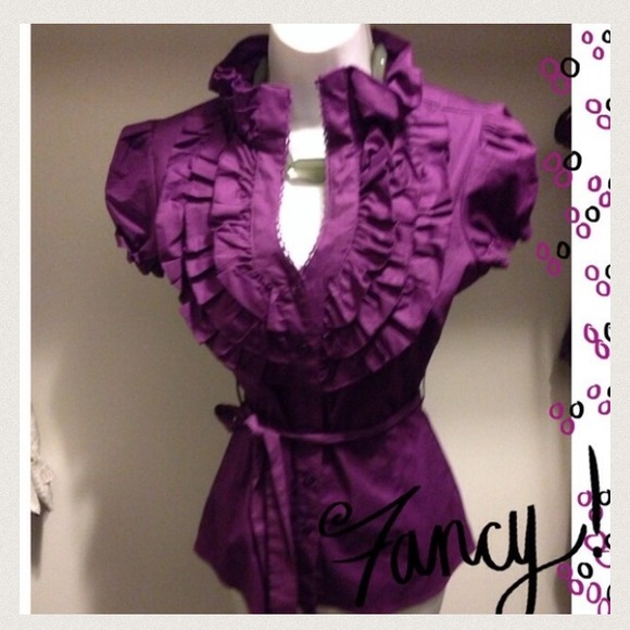 FINAL SALE🎉HP🎉 The Perfect Purple Ruffled Top - Picture 2 of 4