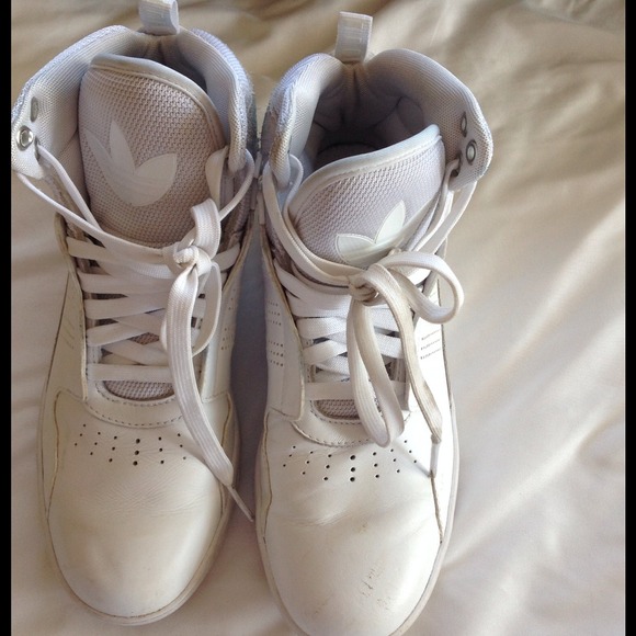 SOLD!!!! White/Grey Adidas mens