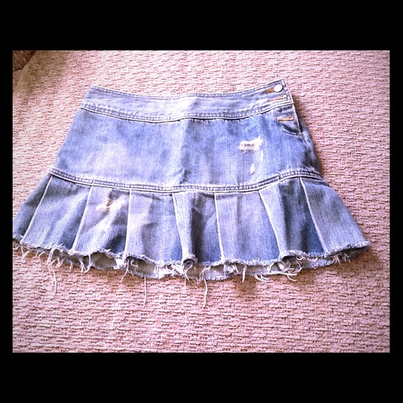 American Eagle Womens Ruffle jean skirt.  Size 0