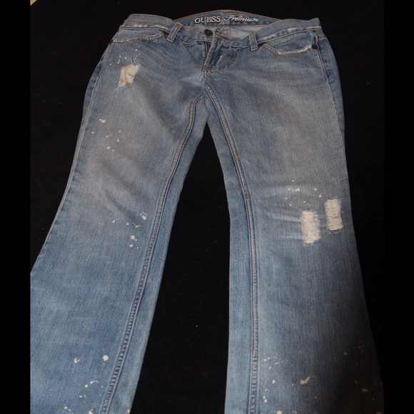 Guess premium ripped light jeans ✨Reduced price✨