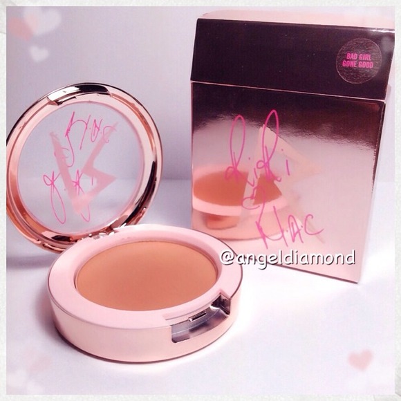 MAC Bad Girl Gone Good (BLUSH)