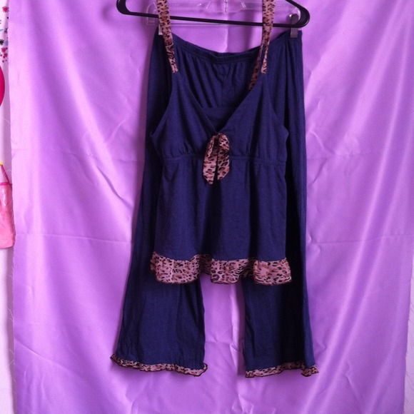 ✋Sold✋Pjs Top and pant set