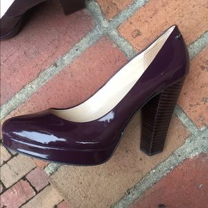 CALVIN KLEIN PURPLE PUMPS