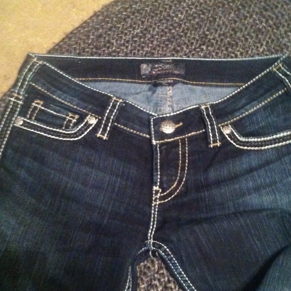 Silver Jeans Co. Dark Wash - Picture 2 of 4