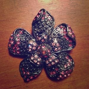 Flower brooch