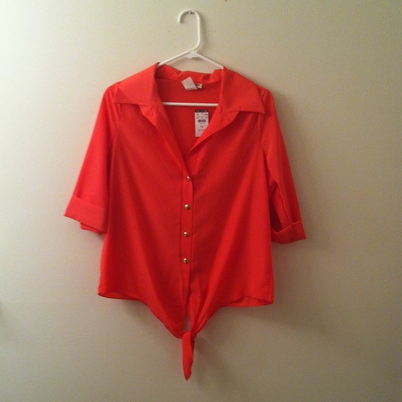 Coral button up tie front. 😍😍