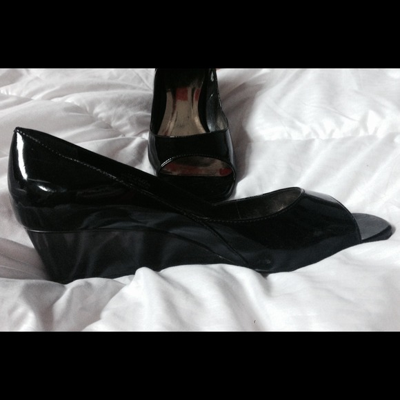 ⭐️REDUCED! Carlos Santana patent lucite wedge - Picture 2 of 4