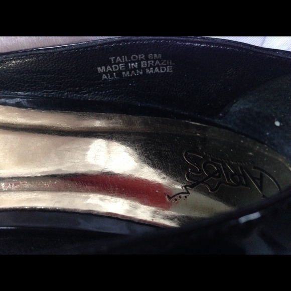 ⭐️REDUCED! Carlos Santana patent lucite wedge - Picture 3 of 4