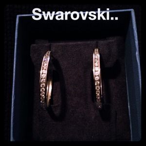 🚫SOLD🚫Swarovski Crystals Hoops!!