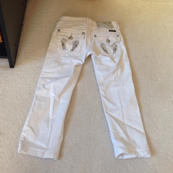 Super cute white miss me capris - Picture 4 of 4