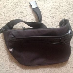 Black fanny pack