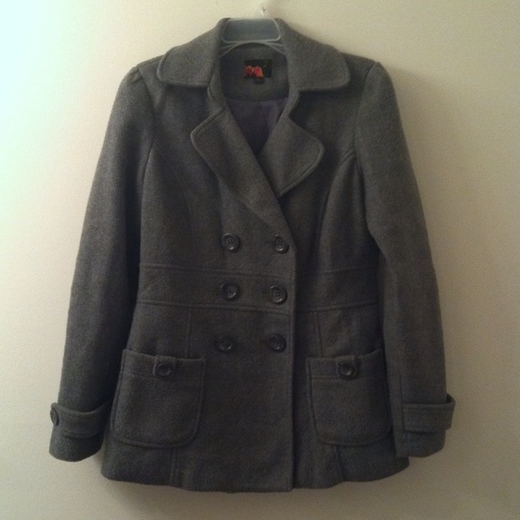 ⛄️Grey 6 button Peacoat!