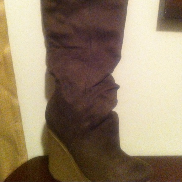 *REDUCED* Brown wedge heel boot....NEVER worn