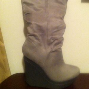 *REDUCED* Gray wedge heel boot....NEVER worn