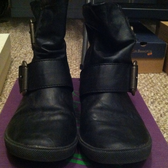 Black ankle boots with buckles