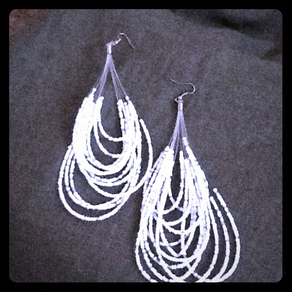 Jewelry - 💙Re-Posh Multi Strand Beaded Earrings