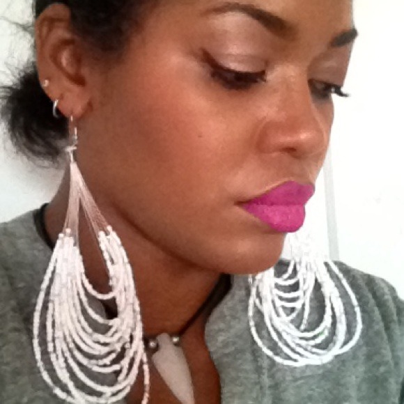 💙Re-Posh Multi Strand Beaded Earrings - Picture 2 of 3