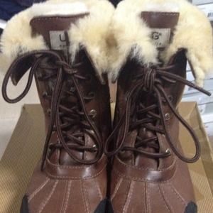 Authentic Men Uggs Boots Barely worn size 8.5