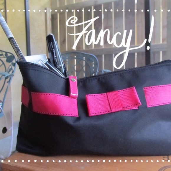 SOLD Lancôme: luxurious and beautiful makeup bag. - Picture 1 of 2