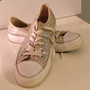 🌸REDUCED!!🌸Silver glitter converse🌸