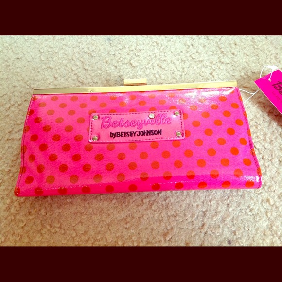 Betsey Johnson wallet ! NEW!!! - Picture 1 of 4