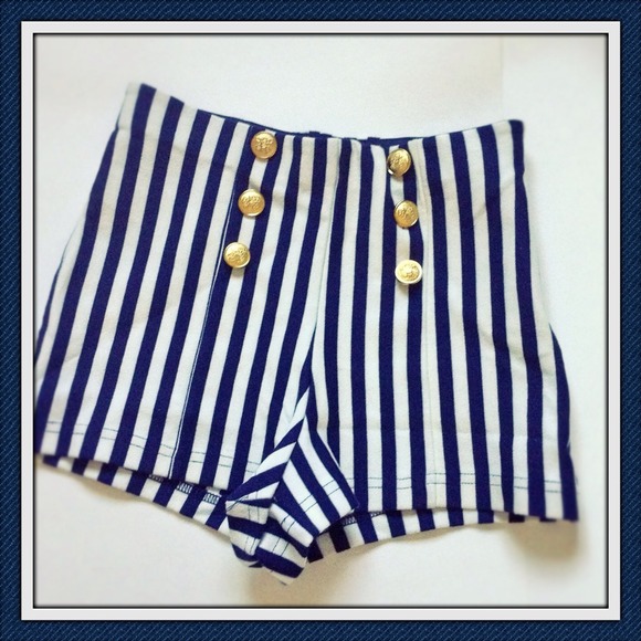 Very cute High waisted shorts