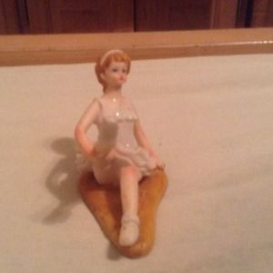 To put around ur room