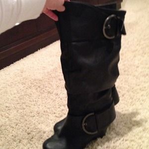 Black wedge boots