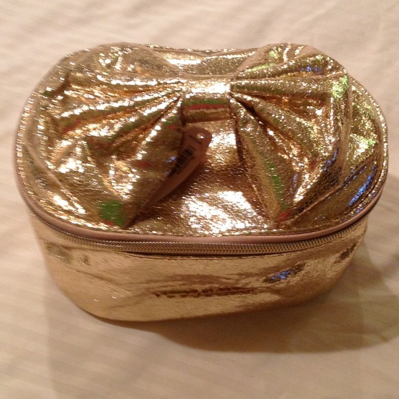Victories Secret make up bag. REDUCED. 12.00 NWT