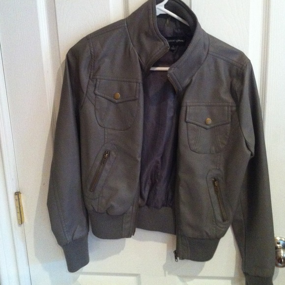 Gray Jacket - Picture 2 of 4