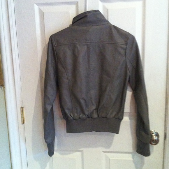 Gray Jacket - Picture 4 of 4