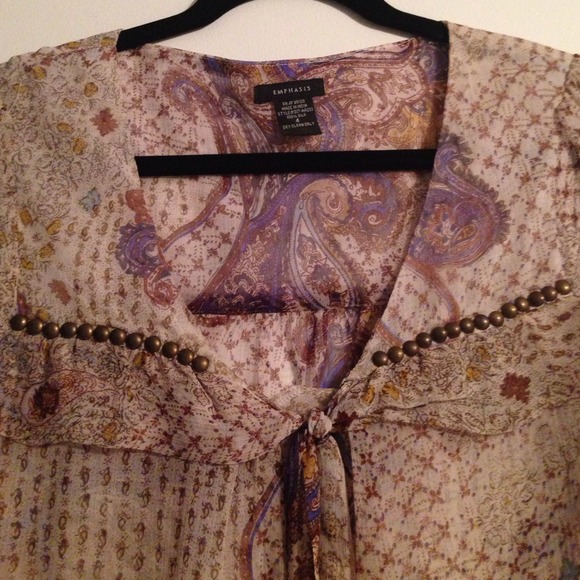 🎉HOST PICK🎉💋Sheer paisley blouse - Picture 2 of 3