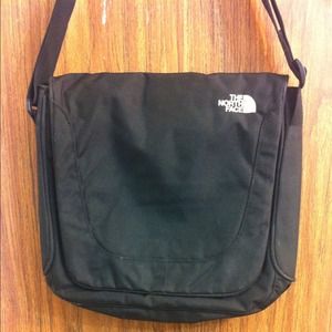 The North Face Women's Messenger Bag